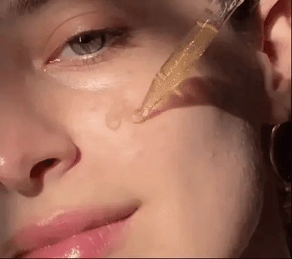 💛✨ Golden Ginseng™ – Sérum rejuvenecedor que ilumina, regenera y protege tu piel con el poder dorado del ginseng 🌿💖